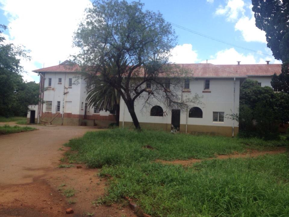 mcintosh_hostel_building