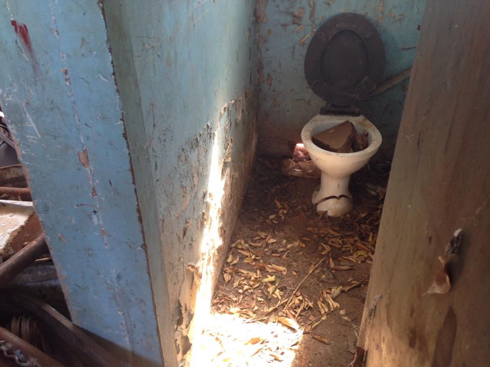 6th_form_block_toilet_2014