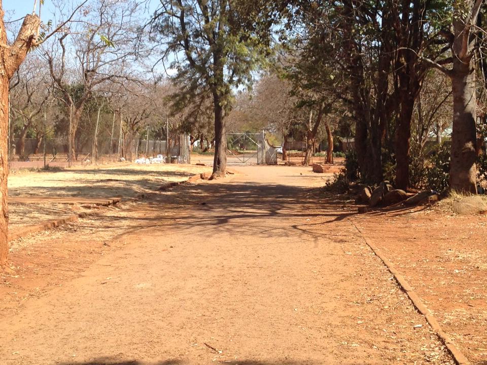 6th_form_main_entrance_driveway_2014