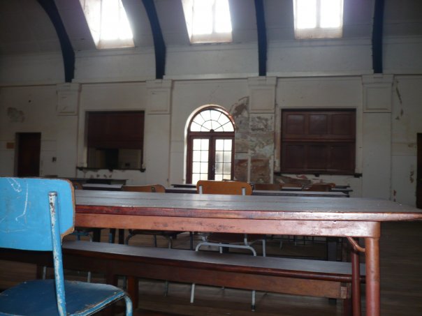 dining_hall_tables