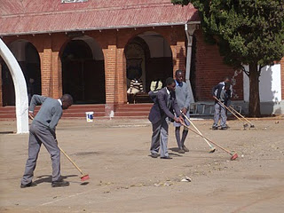 quadrangle_cleaning