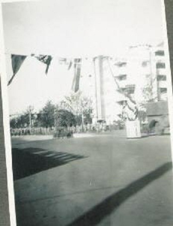 1953_alangarriock_liningroute_mainst_royalvisit_cadets