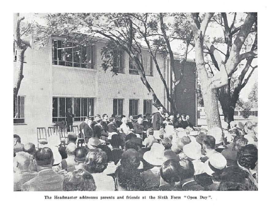 1961_sixth_form_crowd